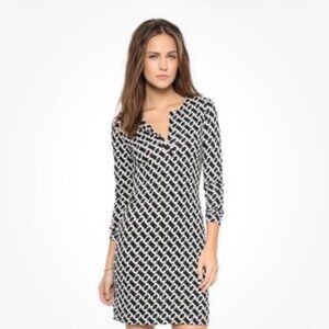 Diane Von Furstenberg DVF Reina 100% Silk V-Neck Retro Chain Link Dress Size 8